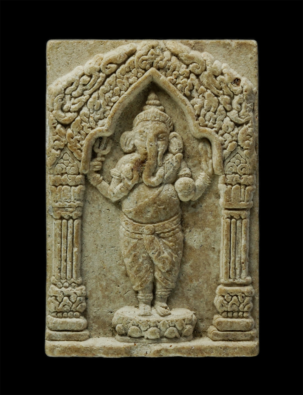 พระผงกล่องขาว17 (101)p.jpg - พระพิฆเนศ รุ่นแรกพิธีเปิดศาลห้วยขวาง ปี2545 ผงศักดิ์สิทธิ์  | https://kamulet.in.th